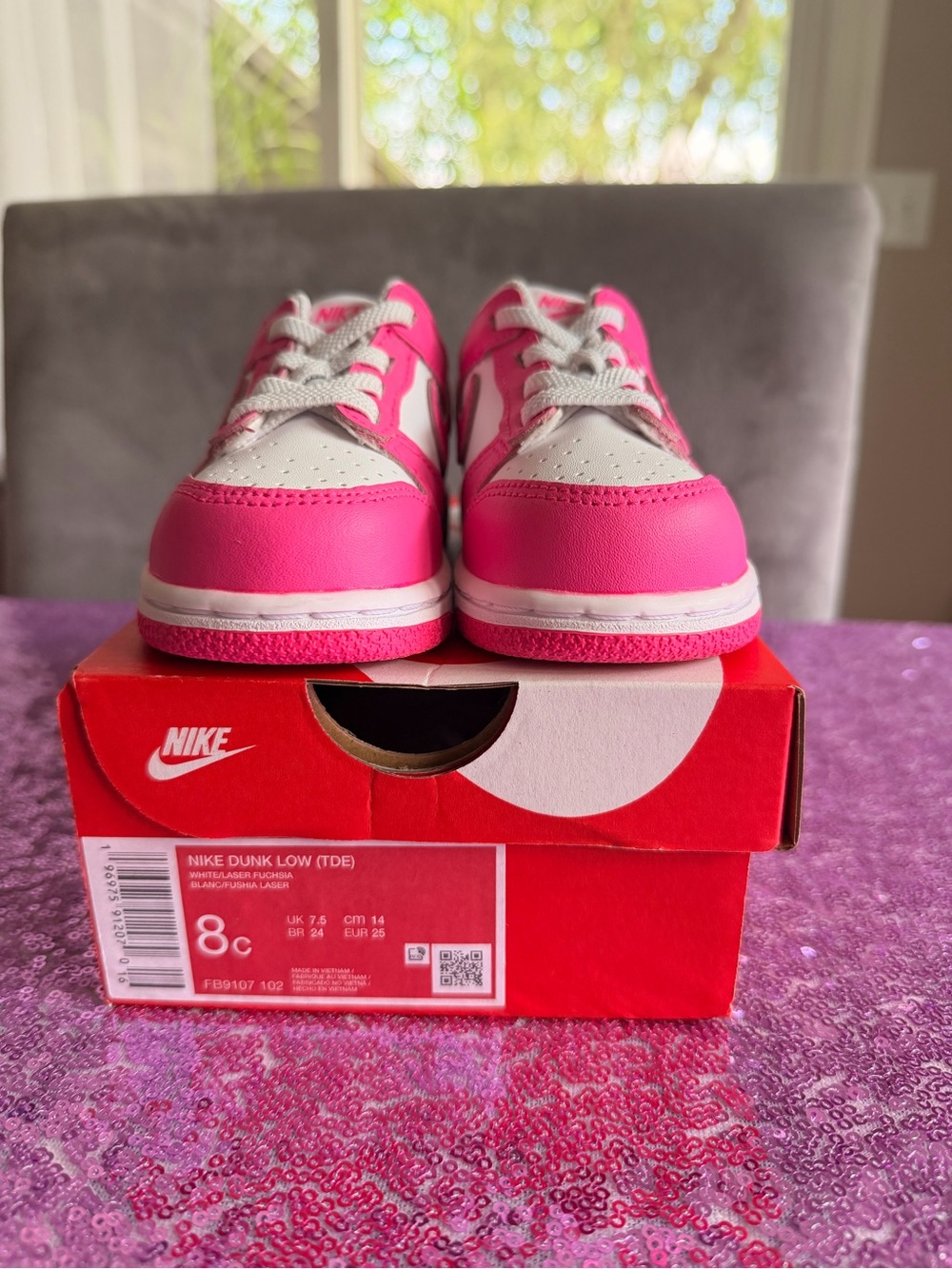 Nike Kids Low-Top Sneakers in Pink and White